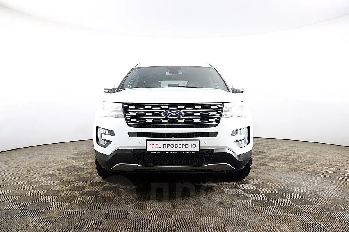 Ford Explorer Image 2