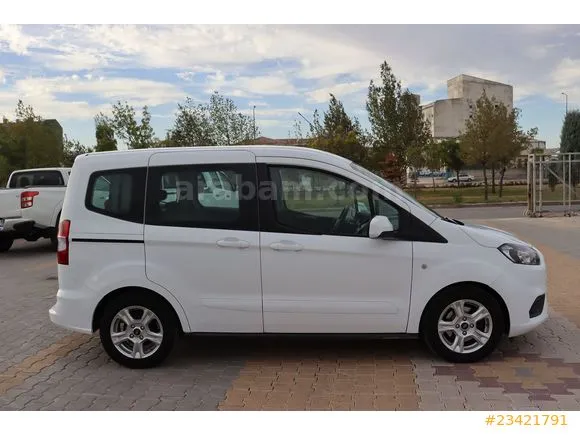 Ford Tourneo Courier 1.5 TDCi Delux Image 6