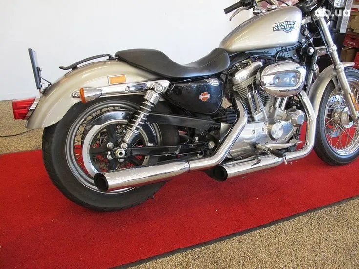 Harley-Davidson Sportster Image 8